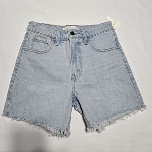 NWT Abercrombie & Fitch The Dad Short High Rise Cut Off Light Wash Shorts sz 24